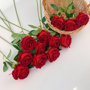 زهور اصطناعية رأس وردة مخملية بقطر 7 سم لديكور الزفاف، زهرة حرير هدايا لعيد الأم، وردة اصطناعية - Product Image 3