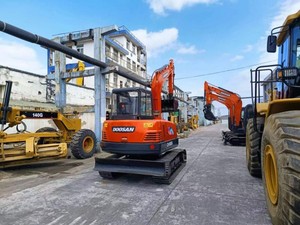 Mini-excavatrice d'occasion Doosan DH55, modèle 2024, 5,5 tonnes, avec godet de terrassement, faible nombre d'heures de fonctionnement, moteur, boîte de vitesses, pompe, PLC - Product Image 4