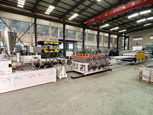 Plastic Wandpaneel Mal Wpc Vloerpaneel Maken <span class=keywords><strong>Machine</strong></span> Voor Verkoop - Product Image 4