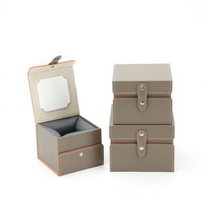 Set di 4 Tazze da Tè in Pelle PU con Confezione Vuota Premium e Scatola Regalo Organizzatore - Product Image 6