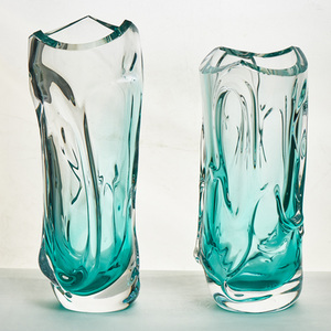 Jarrón DE ARTE Liuli translúcido, decoración artesanal con motivos florales tallados - Product Image 4