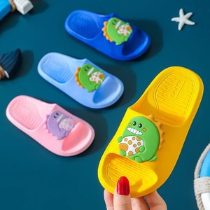 Zapatillas antideslizantes <span class=keywords><strong>para</strong></span> niños, zapatos <span class=keywords><strong>de</strong></span> <span class=keywords><strong>baño</strong></span> con dibujos animados, <span class=keywords><strong>sandalias</strong></span> <span class=keywords><strong>para</strong></span> el hogar, artículos <span class=keywords><strong>para</strong></span> el hogar - Product Image 4