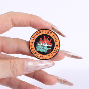 Dumpster Fire Response Team Broche Esmalte Pins Custom <span class=keywords><strong>Trash</strong></span> Fire Sarcastic Broches Mochila Solapa Insignia Joyería Regalo para Amigo - Product Image 4