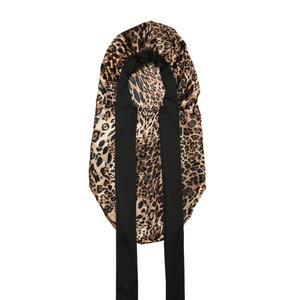 <span class=keywords><strong>Bonnet</strong></span> <span class=keywords><strong>de</strong></span> <span class=keywords><strong>nuit</strong></span> pour femme en <span class=keywords><strong>soie</strong></span> <span class=keywords><strong>satin</strong></span>ée à long bord, avec cordon <span class=keywords><strong>de</strong></span> serrage. Convient aux femmes aux cheveux tressés <span class=keywords><strong>ou</strong></span> frisés. - Product Image 4