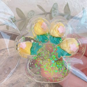 NUEVO Juguete Blandito Viral de Pata de Gato Piña - El Más Vendido, Lindo Regalo Antiestrés para Adolescentes y Adultos, Ideal para Terapia y Recuerdos de Fiesta - Product Image 2