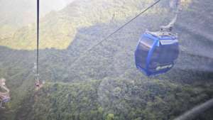 Câble-ferroviaire de fret en fibre de verre pour parcs d'aventure et sites panoramiques, capacité de 4 à 6 personnes, certifié ISO9001, garantie de 12 mois - Product Image 5