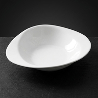 Assiettes profondes en porcelaine fine pour restaurants, vente en gros, design personnalisé