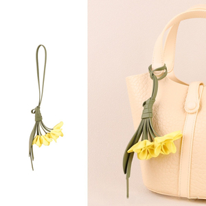 Breloque de sac en forme de tulipe tendance avec corde tressée et anneau métallique, accessoire mignon pour sac à main et pendentif porte-clés pour femme, vente en gros - Product Image 2