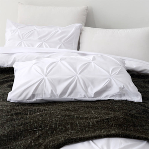 Hot Sale Luxury 100% Polyester Microfiber Pinch Flower Pleat Pintuck Wedding Queen Comforter <b>Duvet</b> <b>Cover</b> <b>Set</b> 4 Pcs OEKO-TEX Home - Product Image 2