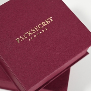 Caja de Joyería Estilo Libro de Vino Tinto con Diseño Personalizado PackSecret, Cierre Magnético con Logotipo Dorado de Alta Calidad para Pendientes y Joyas, Cajas de Regalo - Product Image 6