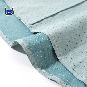 Venta al por mayor OEM <span class=keywords><strong>Caballero</strong></span> patrón de lunares Vestido de <span class=keywords><strong>manga</strong></span> larga para hombre personalizado botón Arriba <span class=keywords><strong>camisa</strong></span> impresión Dobby <span class=keywords><strong>camisa</strong></span> - Product Image 4