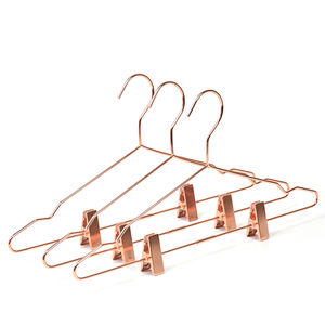 יצרן סיטונאי אופנה ועמיד מתכת זהב מתכת מתלה מכנסיים מתלה בגדים עם קליפס - Product Image 1