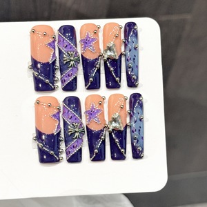 <span class=keywords><strong>Uñas</strong></span> Postizas Acrílicas con Diseño de Gel Brillante, Estilo Académico Vintage con Patrón Rojo Y2K, Hechas a Mano, <span class=keywords><strong>Tendencia</strong></span> 3D, Personalizadas, Forma Almendrada - Product Image 3