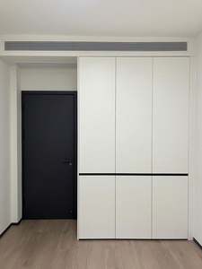 Armoire moderne minimaliste à plusieurs compartiments, idéale pour le rangement de la chambre à coucher - Product Image 5