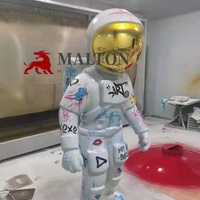 Sculptures d'astronautes en résine de fibre de verre électroplaquées couleur chrome, personnages de film, personnalisables, polies, objets d'art de collection en promotion