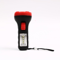 Lampe torche la plus puissante Lampe torche LED Rechargeable Super brillante Lampe torche rechargeable