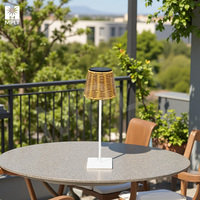 Lampe solaire d'extérieur pour jardin, étanche, en osier, lampe de table solaire pour patio, balcon, alimentée par énergie solaire, port de charge USB, design moderne