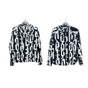 长袖足球运动风衣，带可调兜帽防风面料，适合户外训练 - Product Image 1