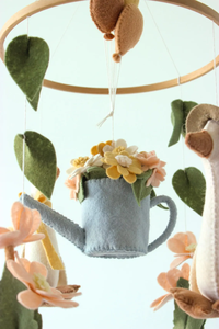 Accessori per la cameretta del bambino, mobile da culla personalizzato in feltro con animali da fattoria e palloncini, regalo personalizzato per neonati - Product Image 5