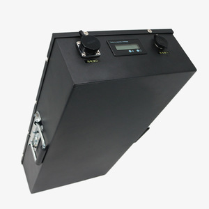 Paquete de Baterías de Iones de Litio de 48V 35Ah para Barcos con Pantalla Digital y Asa - Product Image 5