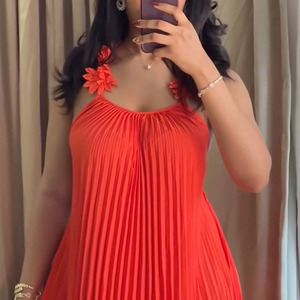 ZHEZHE Abito Lungo da <span class=keywords><strong>Donna</strong></span> Primavera 2026 Nuovo Senza Colletto Dolce Fresco Senza Spalline con Schiena Scoperta e Pieghe - Product Image 4