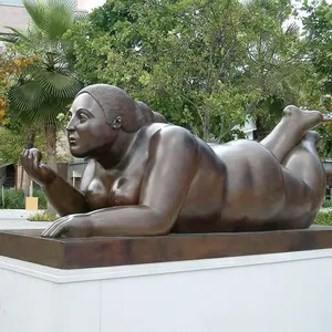 Scultura di Alta Qualità in Bronzo/Ottone Raffigurante Donna Corpulenta, Stile <span class=keywords><strong>Botero</strong></span>, Fusione Artistica Personalizzabile - Product Image 1