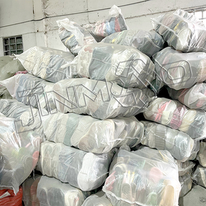 Vente en gros de chaussures en toile blanche tendance déjà utilisées Vente en gros de chaussures en toile décontractées pour femme Chaussures croissantes Ballots mixtes en toile - Product Image 6