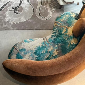 Sofá Curvo Vintage con Tapicería de Tapiz Abstracto, Sofá Curvo de Terciopelo Marrón de Estilo Moderno de Mediados de Siglo para Sala de Estar - Product Image 1