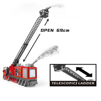 2025 enfants vente chaude simulé jet d'eau camion de pompiers jouets inertiel Friction son lumière échelle camion de pompiers jouets