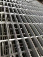 Plataformas de Aluminio de Alta Resistencia para Pasarelas Industriales, con Peso Teórico Establecido, para Almacenes