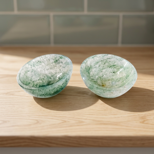 Par de Cuencos Ovalados de Aventurina Verde Pulida, Tallados a Mano, de 2 Pulgadas, Decoración Feng Shui para el Hogar - Product Image 1