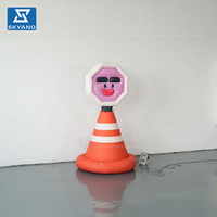Modèle de cône de signalisation gonflable personnalisé en forme de dessin animé pour la décoration d'événements, la publicité et les expositions