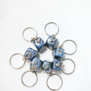 Usine Offres Spéciales en gros bleu <span class=keywords><strong>goldstone</strong></span> pendentif <span class=keywords><strong>pierre</strong></span> de sang cage dégringolé porte-clés gravé au laser - Product Image 3
