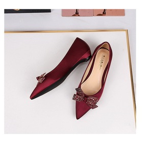 Nuove <span class=keywords><strong>eleganti</strong></span> <span class=keywords><strong>scarpe</strong></span> basse basse da donna con <span class=keywords><strong>tacco</strong></span> <span class=keywords><strong>basso</strong></span> a punta con strass e fiocco dal Design Versatile <span class=keywords><strong>tacco</strong></span> a <span class=keywords><strong>tacco</strong></span> piatto che trasuda temperamento - Product Image 3