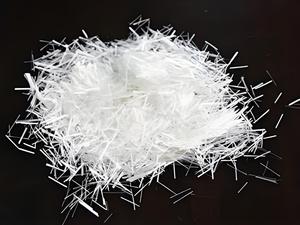 Fibre de verre coupée en brins de 3mm, 4.5mm, 6mm, 12mm, 10μm, 13μm avec une bonne dispersion et un faible nombre de fibres détachées - Product Image 3
