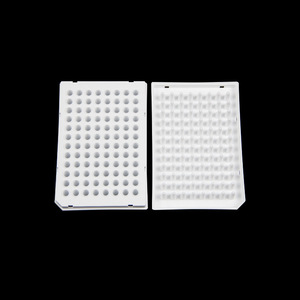 แผ่นเพลท PCR 96 หลุม ยี่ห้อ Yongyue Medical รุ่น 100L สีขาว แบบ Half Skirt หลุมสี่เหลี่ยม ผลิตจากวัสดุ PP สำหรับใช้ในห้องปฏิบัติการ - Product Image 4