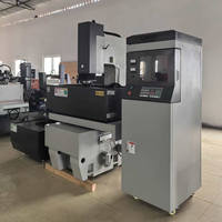 Contrôle automatique à petite échelle 3-4 axes CNC450 Die Sinker Cnc Edm Machine Spark Erosion Series Machine de décharge électrique