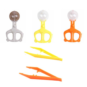 Ciseaux attrape-insectes en plastique PP pour l'extérieur, vente en gros OEM, pièges à insectes pour reptiles, scorpions, papillons, araignées - Product Image 1