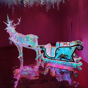 Décoration de Noël lumineuse en forme de cerf coloré à LED pour l'aménagement de scène extérieure dans les centres commerciaux - Product Image 1