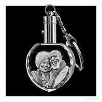 Vente en gros de porte-clés en cristal gravé au laser 2D en forme de cœur avec photo personnalisée, cristaux synthétiques, emballage cadeau écologique
