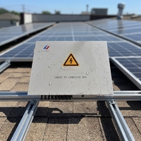 Boîtier de Combinaison Solaire Étanche IP66 avec Enceinte en Polycarbonate pour Système Solaire Extérieur sur Toit