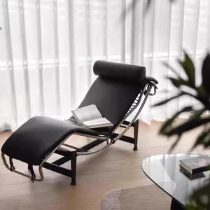 LC4 Fauteuil en cuir inclinable par Modern Minimalist Design Home Office Leisure Single Sofa Chair Luxury Accessible for Sleep - Product Image 1