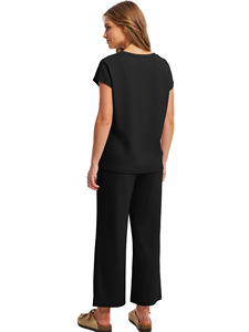 2025 pour <span class=keywords><strong>Amazon</strong></span> européen américain femmes été décontracté deux pièces costume lâche manches chauve-souris avec col en v gilet haut et <span class=keywords><strong>pantalon</strong></span> court - Product Image 2