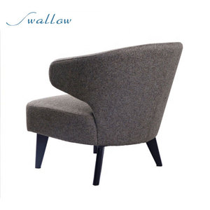 Chaises <span class=keywords><strong>de</strong></span> salle à manger en bois massif avec accoudoirs et dossier confortable - Design <span class=keywords><strong>de</strong></span> luxe léger - Couleur personnalisée - Utilisation en hôtel 5 étoiles - Swallow - Product Image 1