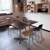 Table de salle à manger commerciale moderne en bois massif avec plateau en pierre et chaises en acier inoxydable – Table carrée
