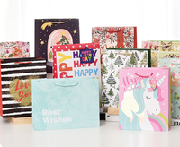 Sacs cadeaux d'anniversaire personnalisés en gros, motif licorne, estampage à chaud, papier kraft, poignée Flexiloop, carte blanche, commandes personnalisées