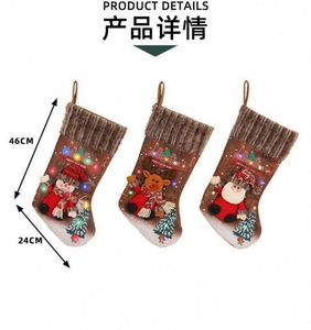 ถุงของขวัญคริสต์มาสสำหรับเด็ก ดีไซน์แฟชั่น ทำจากวัสดุโพลีเอสเตอร์ LED สีน้ำตาล เป็นมิตรกับสิ่งแวดล้อม ขนาด 24x46 ซม. สำหรับตกแต่งต้นคริสต์มาส - Product Image 2