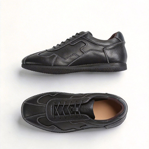 Chaussures décontractées pour hommes en cuir véritable de qualité supérieure, élégantes, noires, streetwear, plates, légères, pour l'extérieur - Product Image 1