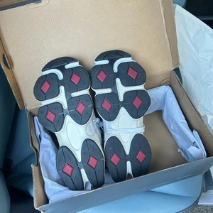 Vente flash en dropshipping, baskets décontractées de haute qualité 9060 pour femmes et chaussures de course pour hommes, style marche, tenis - Product Image 4