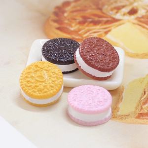 Cabujones de resina con forma de galletas de simulación, con base plana, para comida en miniatura de casas de muñecas, dijes, fabricación de joyas DIY y decoración de teléfonos - Product Image 3